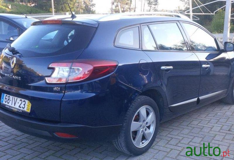 2010' Renault Megane Sport Tourer photo #1