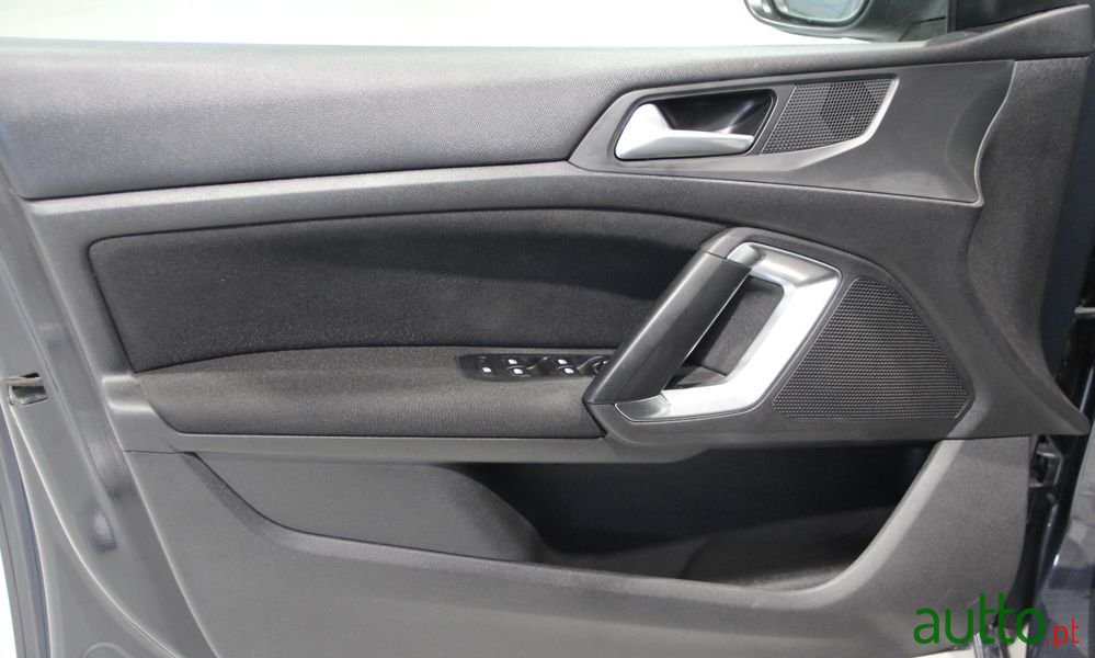 2016' Peugeot 308 1.6 Bluehdi Style photo #5