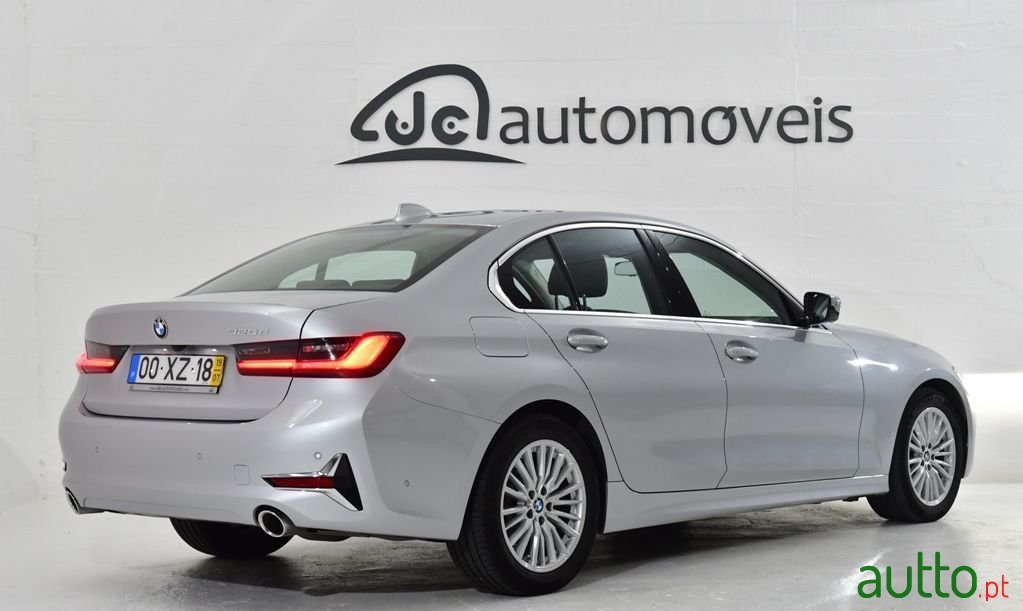 2019' BMW 320 photo #1