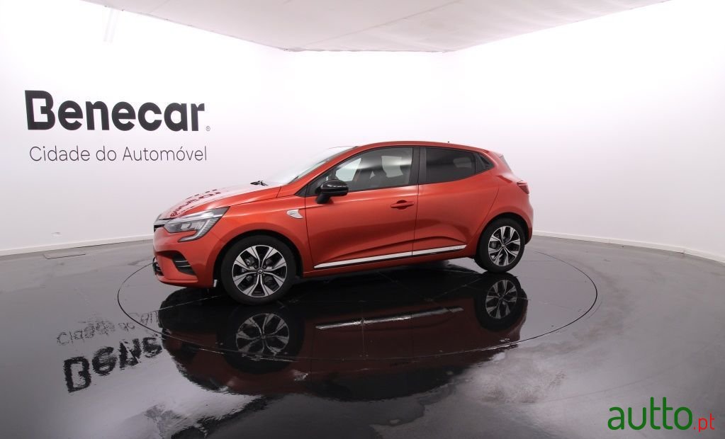 2021' Renault Clio photo #2