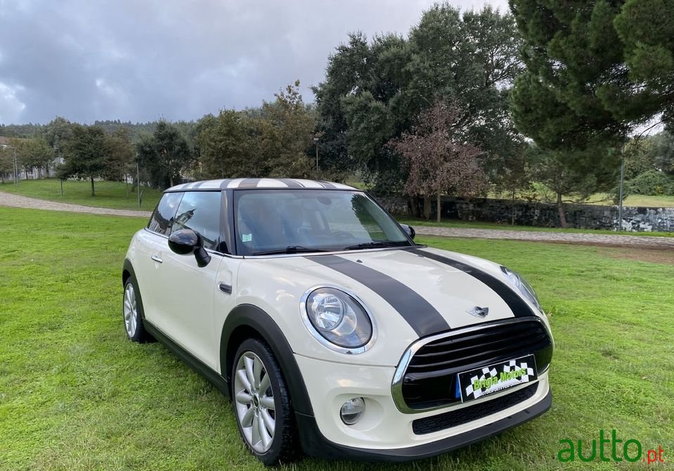 2015' MINI Cooper photo #2