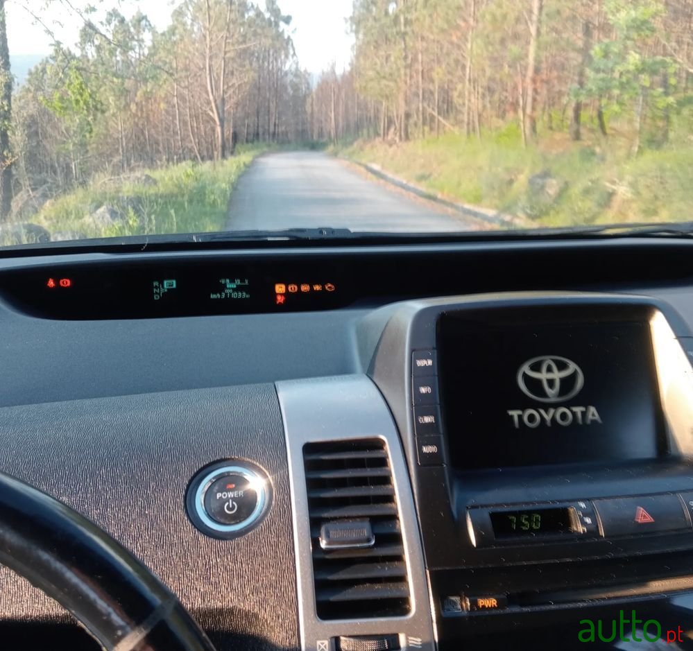 2008' Toyota Prius photo #4