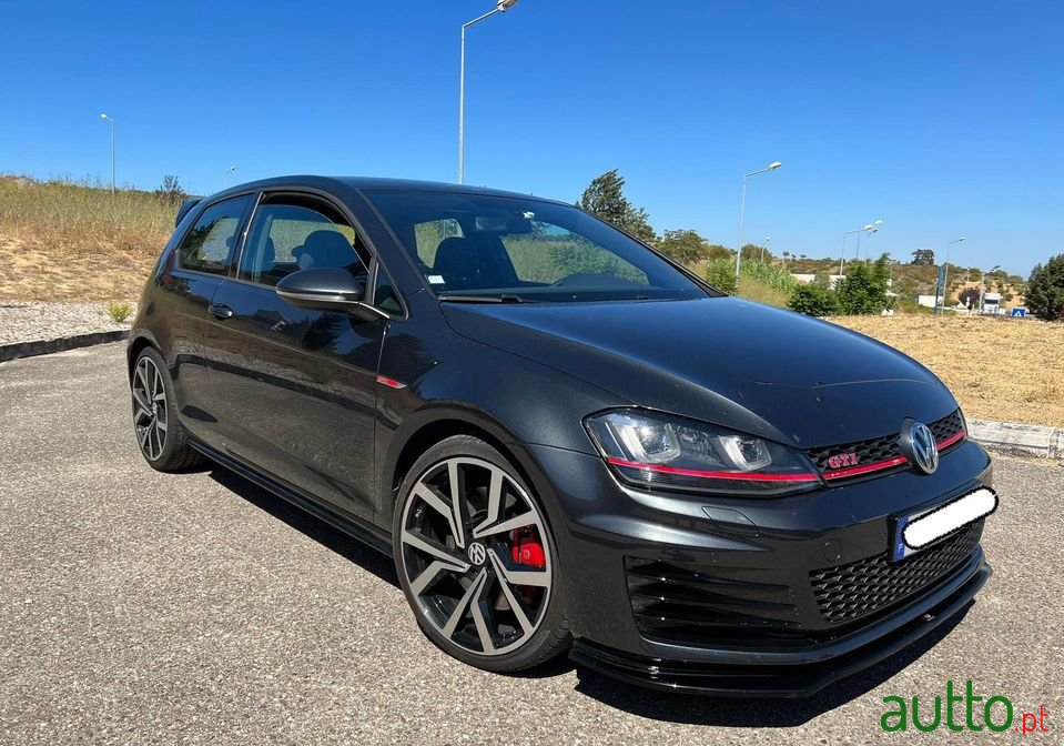 2013' Volkswagen Golf photo #3