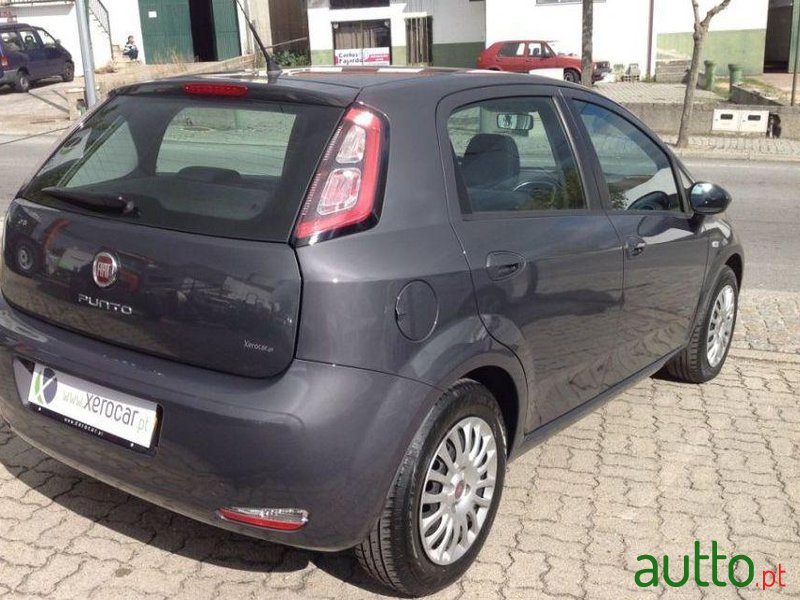 2012' Fiat Punto photo #1