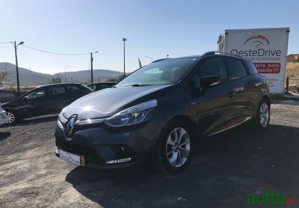 2017' Renault Clio Sport Tourer photo #1