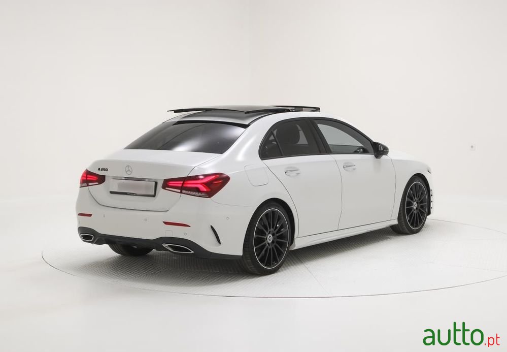 2021' Mercedes-Benz Classe A E Amg Line photo #3