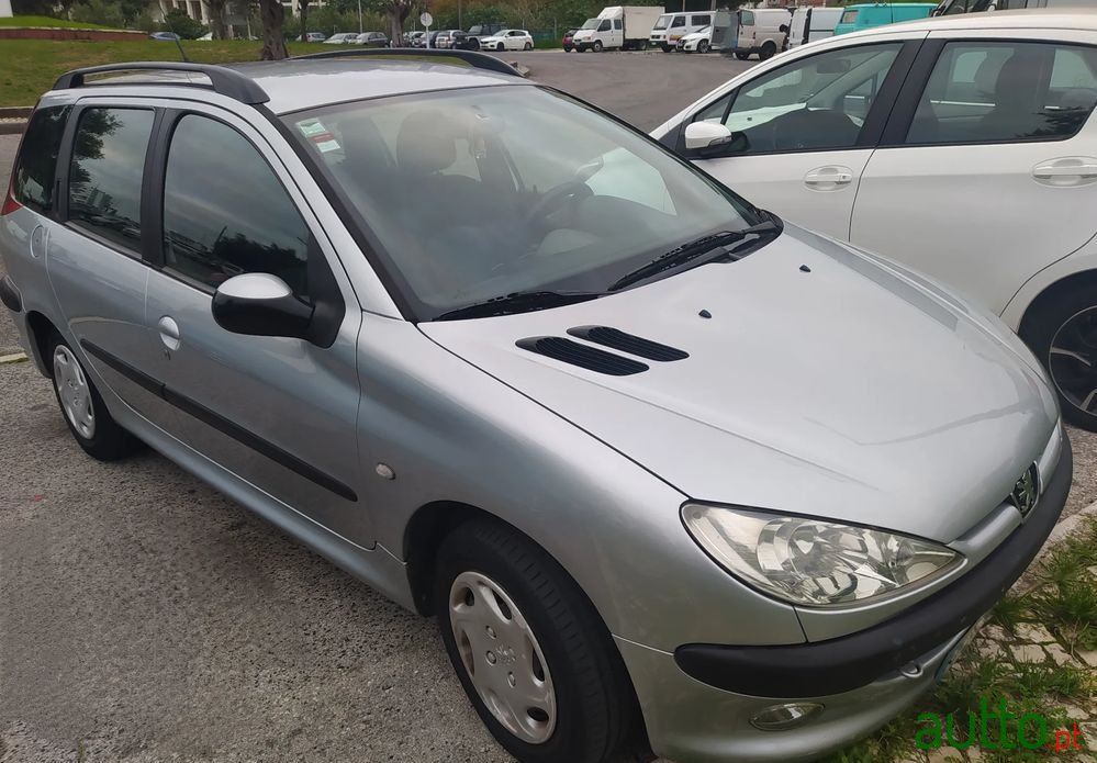 2005' Peugeot 206 Sw photo #1
