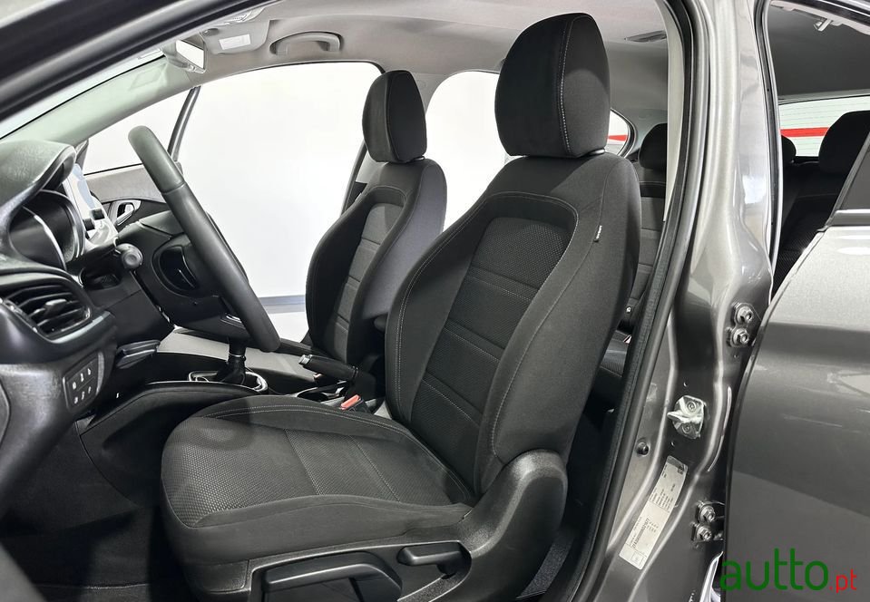 2016' Fiat Tipo photo #6