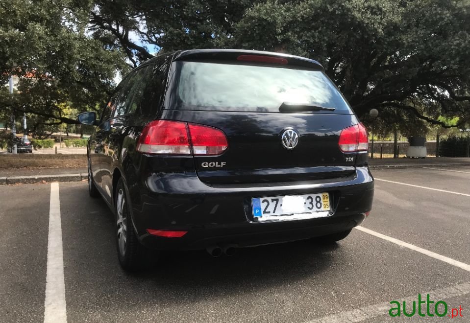 2009' Volkswagen Golf photo #5