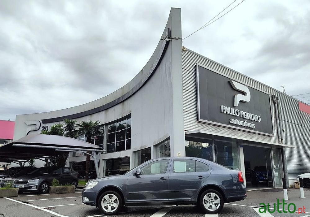 2009' Skoda Octavia 1.6 Tdi Ambiente photo #5