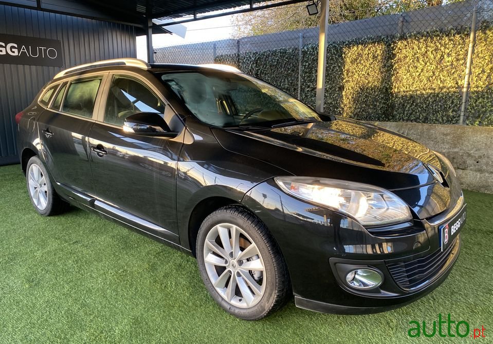 2013' Renault Megane Sport Tourer photo #1