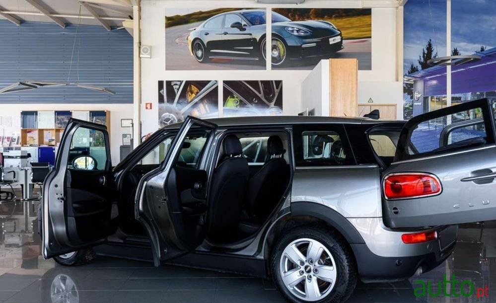 2019' MINI Clubman One D photo #4