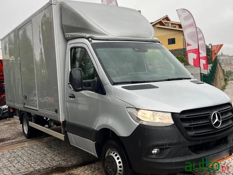 2019' Mercedes-Benz Sprinter 516 CDI c/ plataforma photo #1