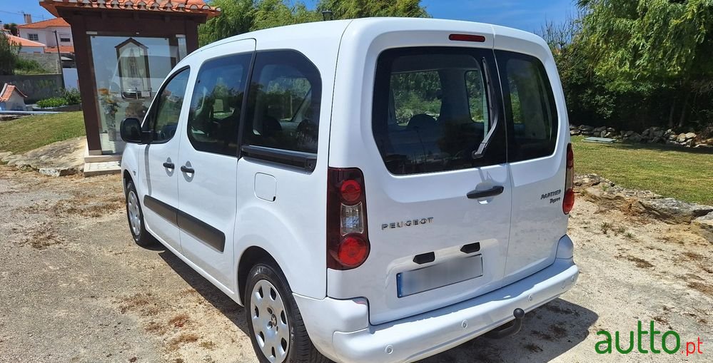 2017' Peugeot Partner photo #3