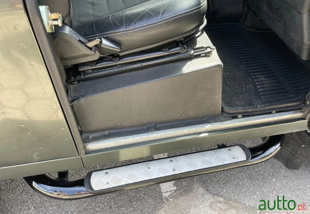 2005' Land Rover Defender 90 Sw 2.5 Td5 Se photo #2