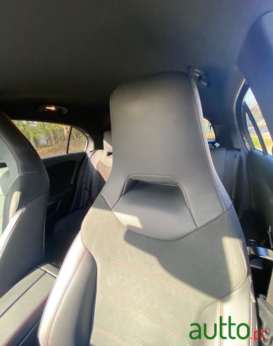 2019' Mercedes-Benz A-180 photo #5