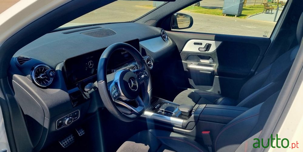 2020' Mercedes-Benz GLA 200 photo #5