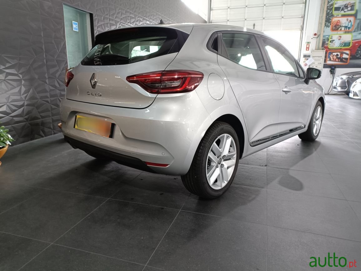 2021' Renault Clio photo #4