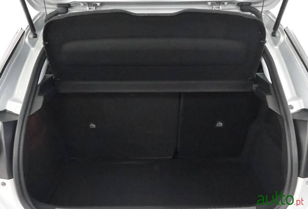 2024' Opel Corsa 1.2 Edition photo #5