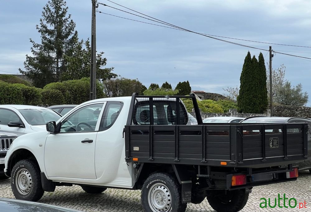 2015' Mitsubishi L200 photo #5