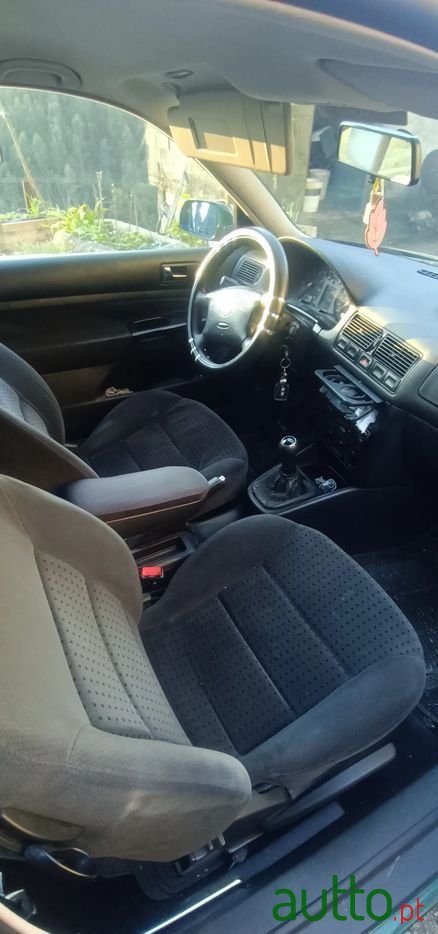 1998' Volkswagen Golf photo #4