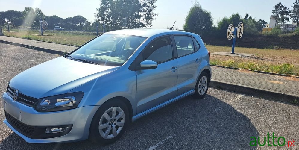 2010' Volkswagen Polo photo #1