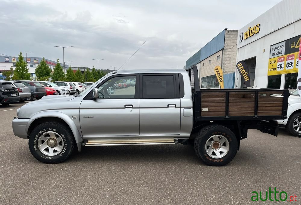2004' Mitsubishi L200 photo #2