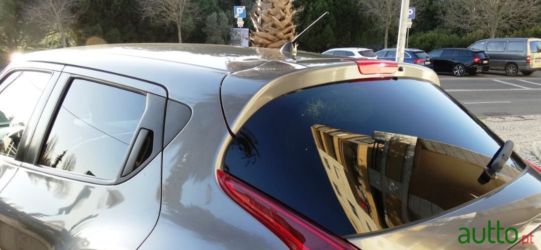 2011' Nissan Juke Tekna Sport photo #4