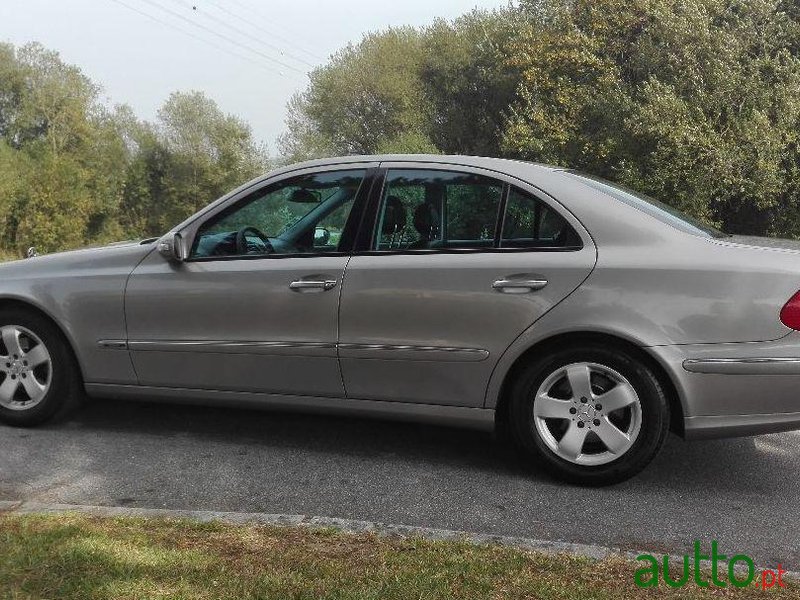 2003' Mercedes-Benz E-220 photo #1