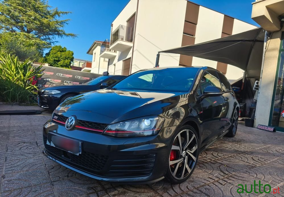 2014' Volkswagen Golf photo #1