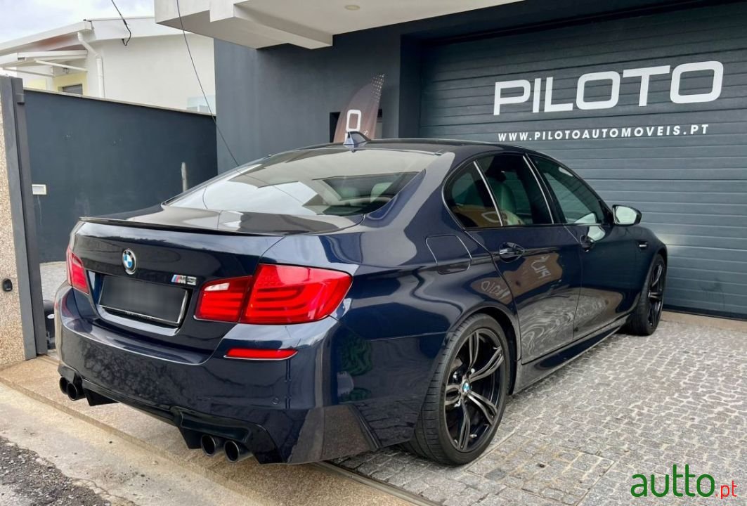 2012' BMW M5 photo #5