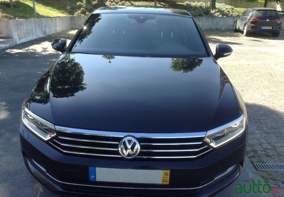 2016' Volkswagen Passat photo #3