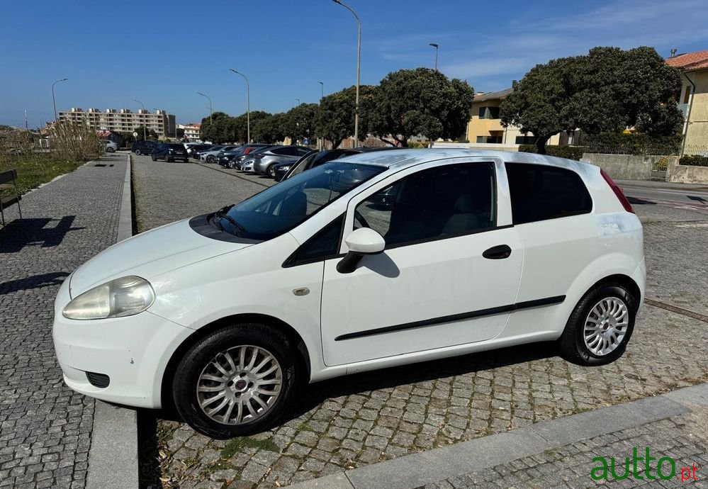 2010' Fiat Grande Punto photo #2