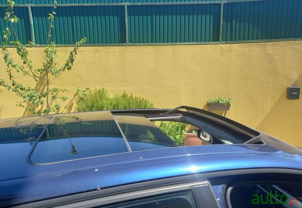 2011' BMW 318 D Touring photo #6