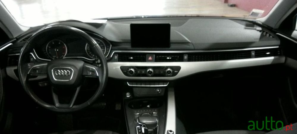 2019' Audi A4 Avant photo #3