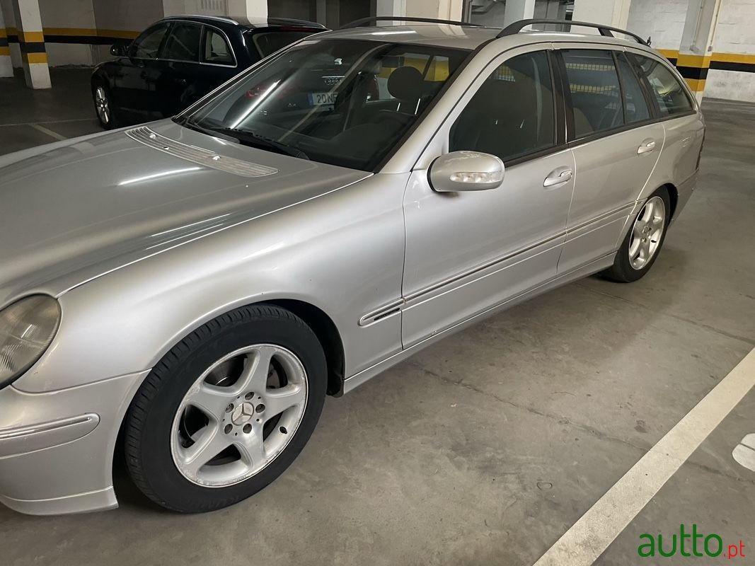 2002' Mercedes-Benz C-220 photo #3