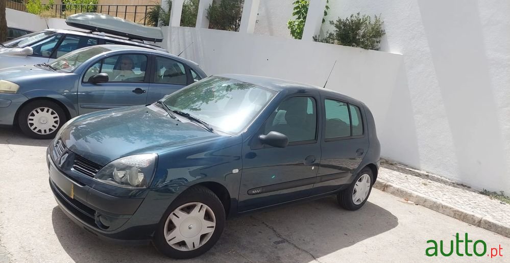 2004' Renault Clio photo #1