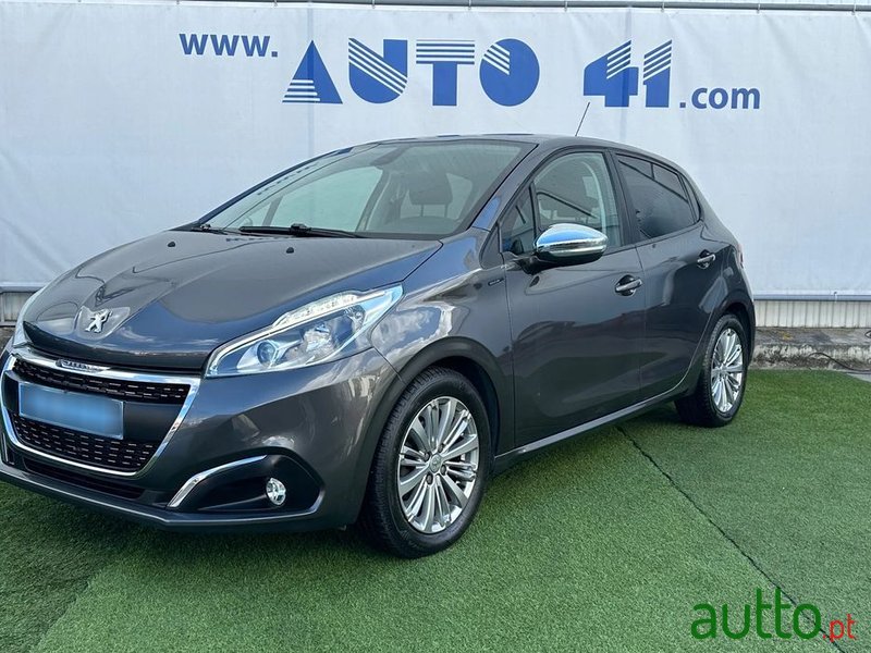 2019' Peugeot 208 photo #1