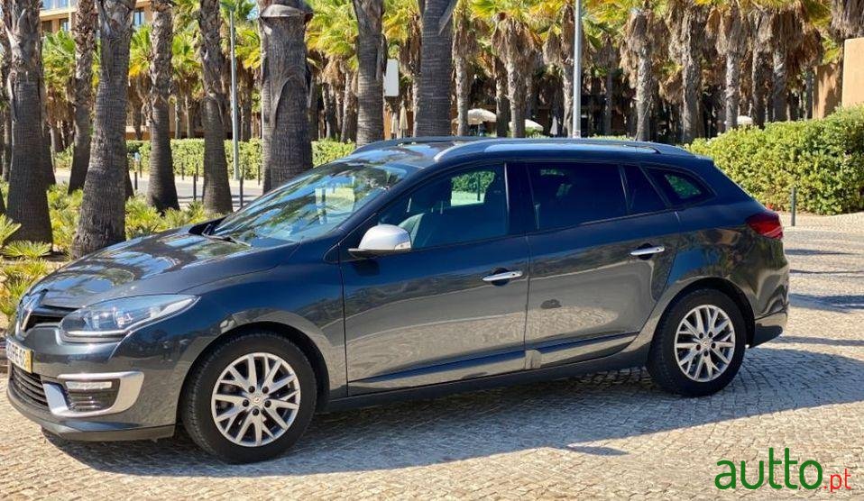 2014' Renault Megane Break photo #2