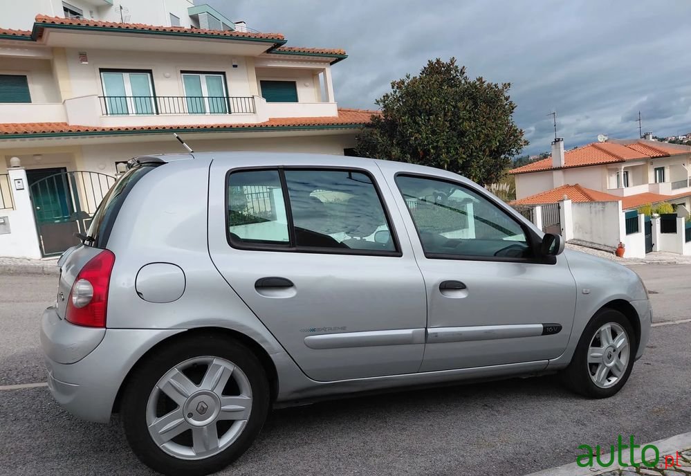 2005' Renault Clio photo #2