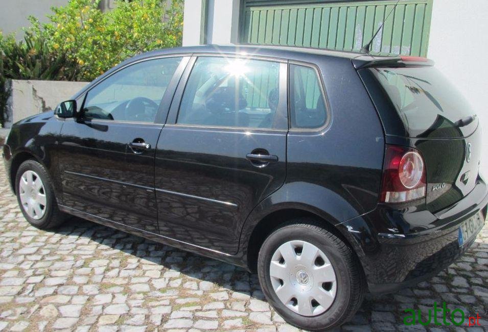 2006' Volkswagen Polo photo #2