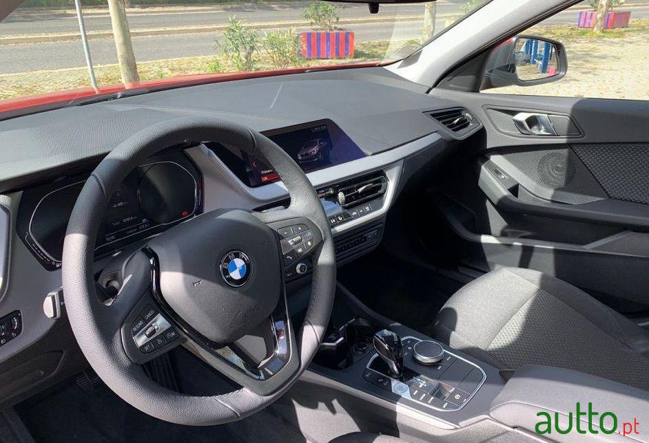 2019' BMW 118 photo #4