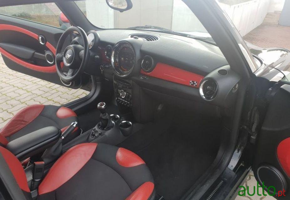 2011' MINI John Cooper Works photo #3