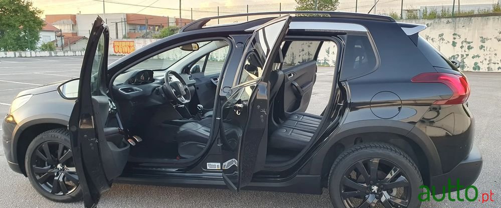 2018' Peugeot 2008 1.6 Bluehdi Gt Line photo #3