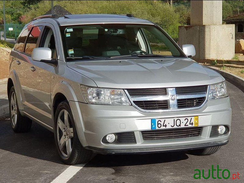 2010' Dodge Journey 2.0 Crd R/T photo #2