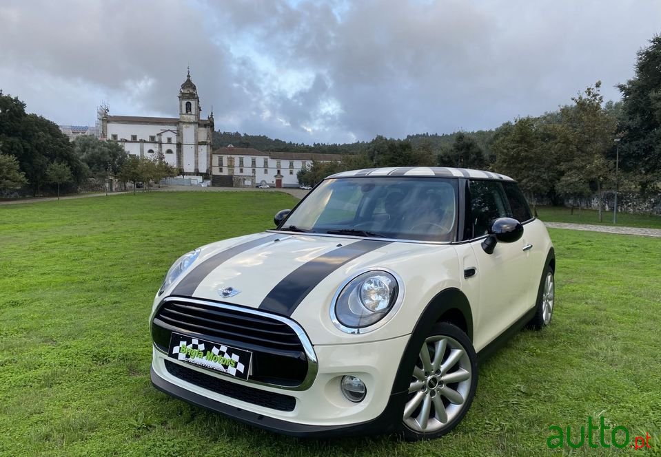 2015' MINI Cooper photo #1