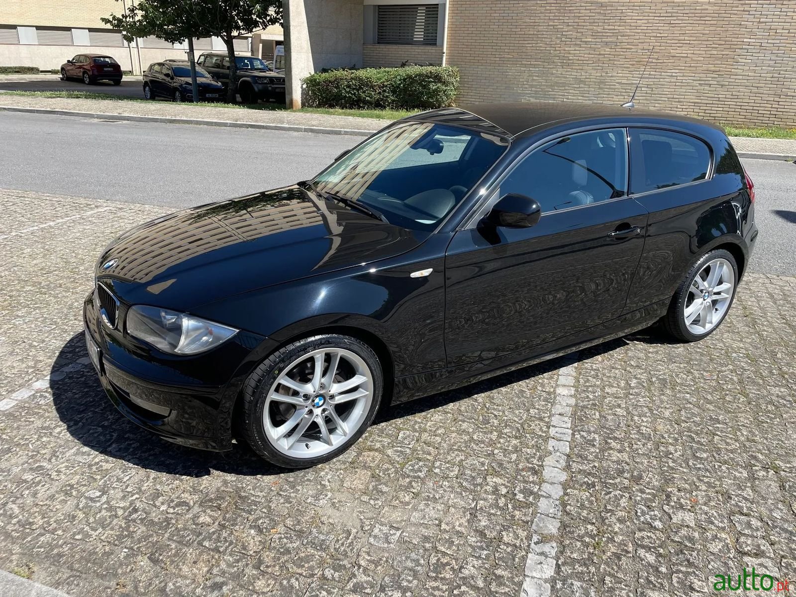 2012' BMW 118 photo #4