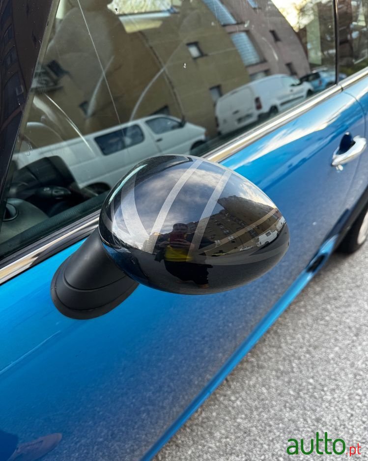 2012' MINI One 3 Portas photo #2