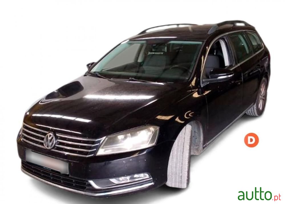 2012' Volkswagen Passat Variant photo #1