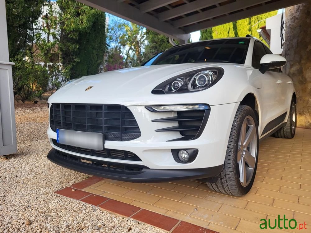 2017' Porsche Macan photo #1